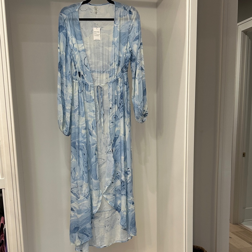 Beach Scene small blue and white long sleeve swim cover up. New